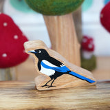 Lanka Kade magpie