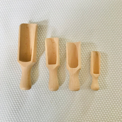 Wooden scoops (set of four)