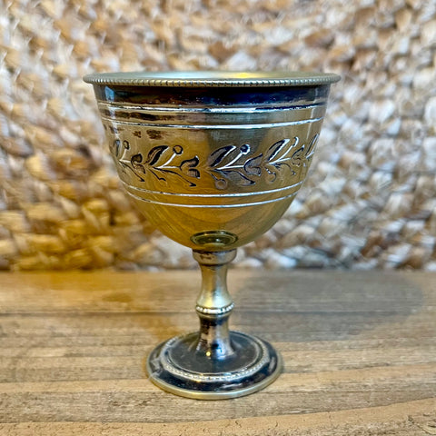 Vintage goblet/egg cup with pretty flower decoration (preloved)