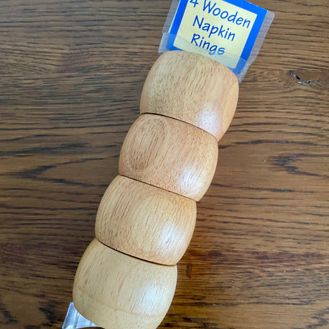 Set of 4 wooden napkin rings (preloved)