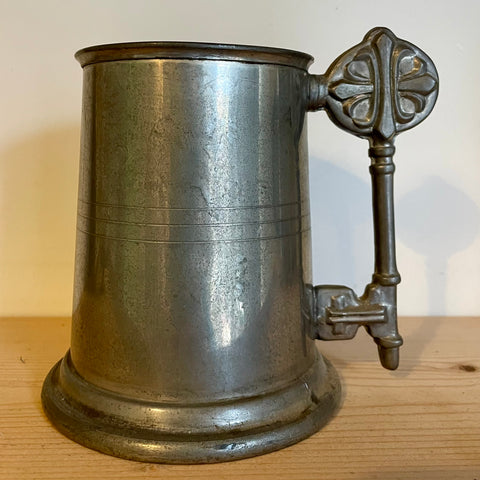 Falstaff brand metal tankard with key shaped handles (preloved)