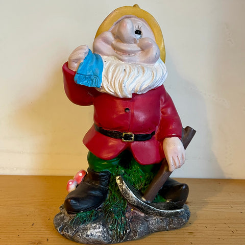 Cheeky garden gnome (preloved)