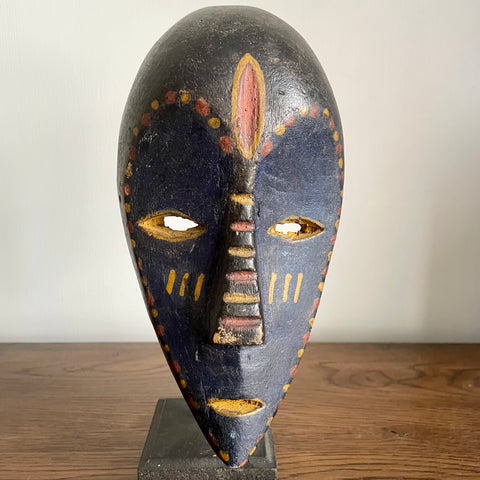 Hand carved wooden mask (preloved)