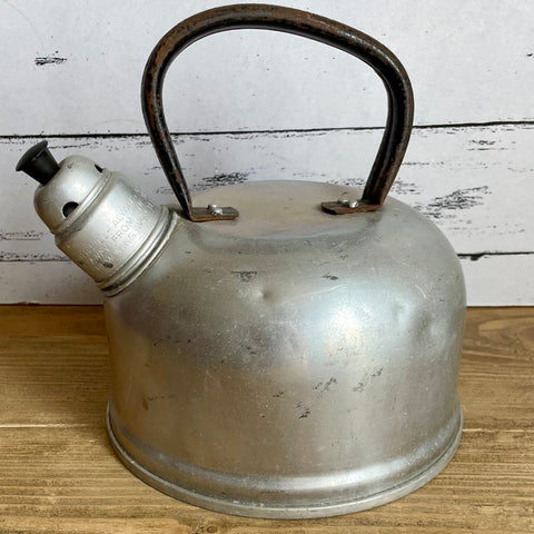 Whistling kettle (preloved)